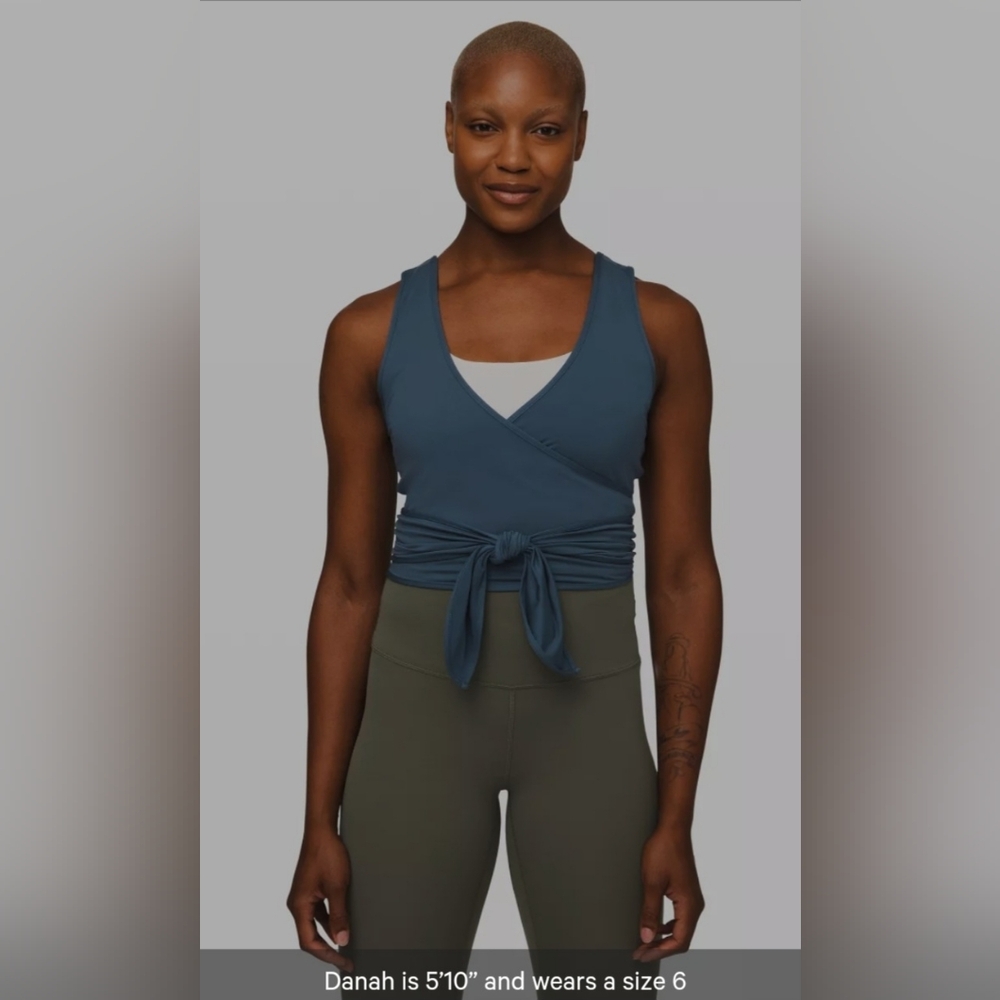 Lululemon Twist Me Up Crop Tank NWT Size 8